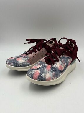 Moshn by Klogs Rhythm Sneakers, Pale Mauve Colorway, Women's Size 7